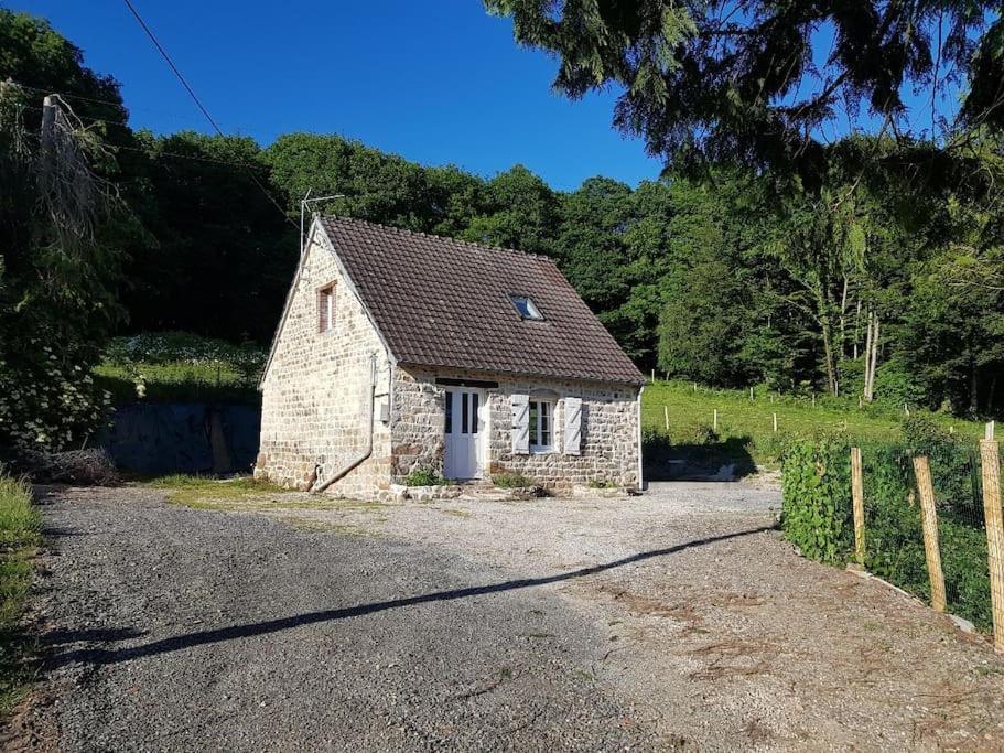 Gîte en lisière de forêt andaine Perrou Exterior foto